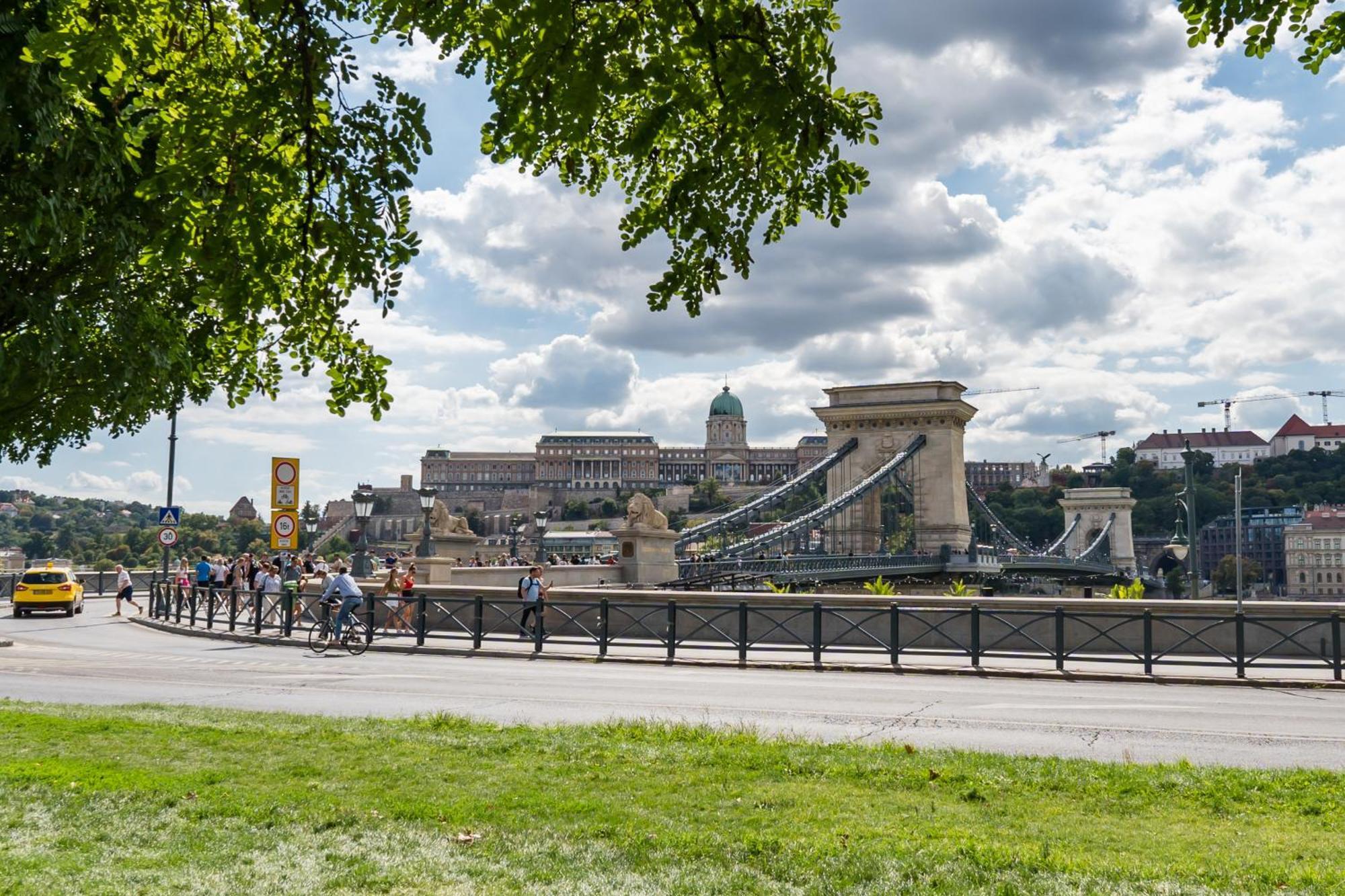 Westend Apartment Budapest Luaran gambar